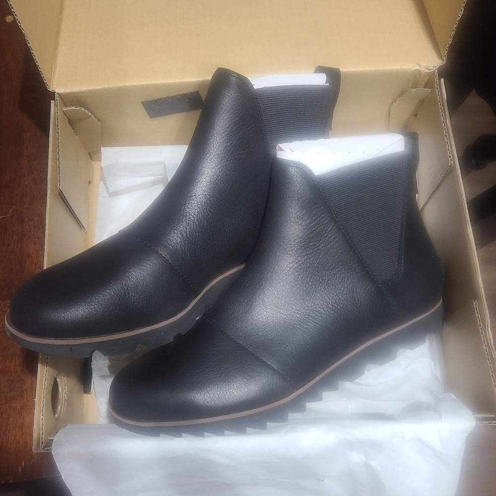 Sorel 10.5 Harlow Chelsea Black Boots